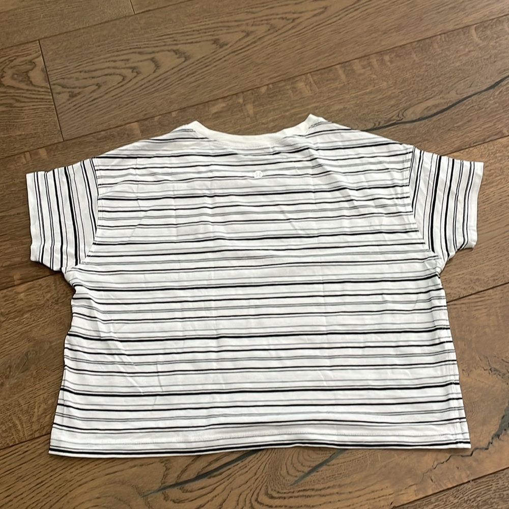 Lululemon Striped Black and White Crop T-Shirt - Picture 2 of 3
